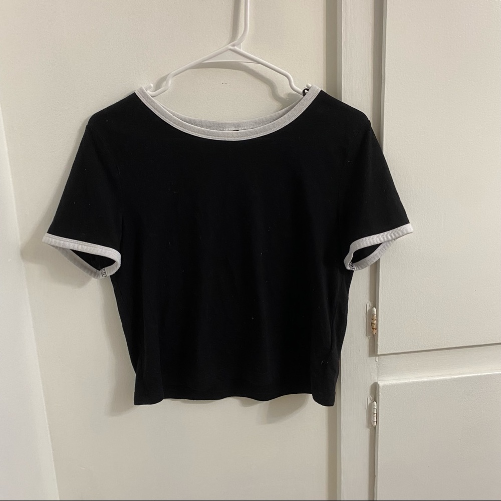H&M DIVIDED BLACK AND WHITE CROP TOP
